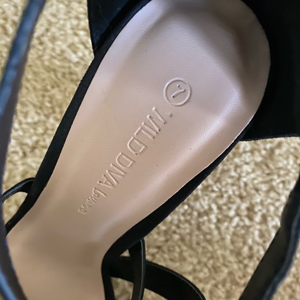 Shoes - Picture 4 of 4